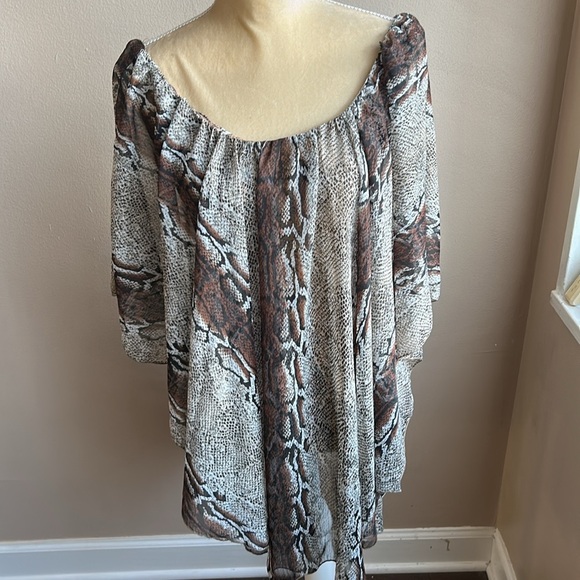 Angie Tops - Angie Womens Twofer Top Animal Print Sz M ST2125 New